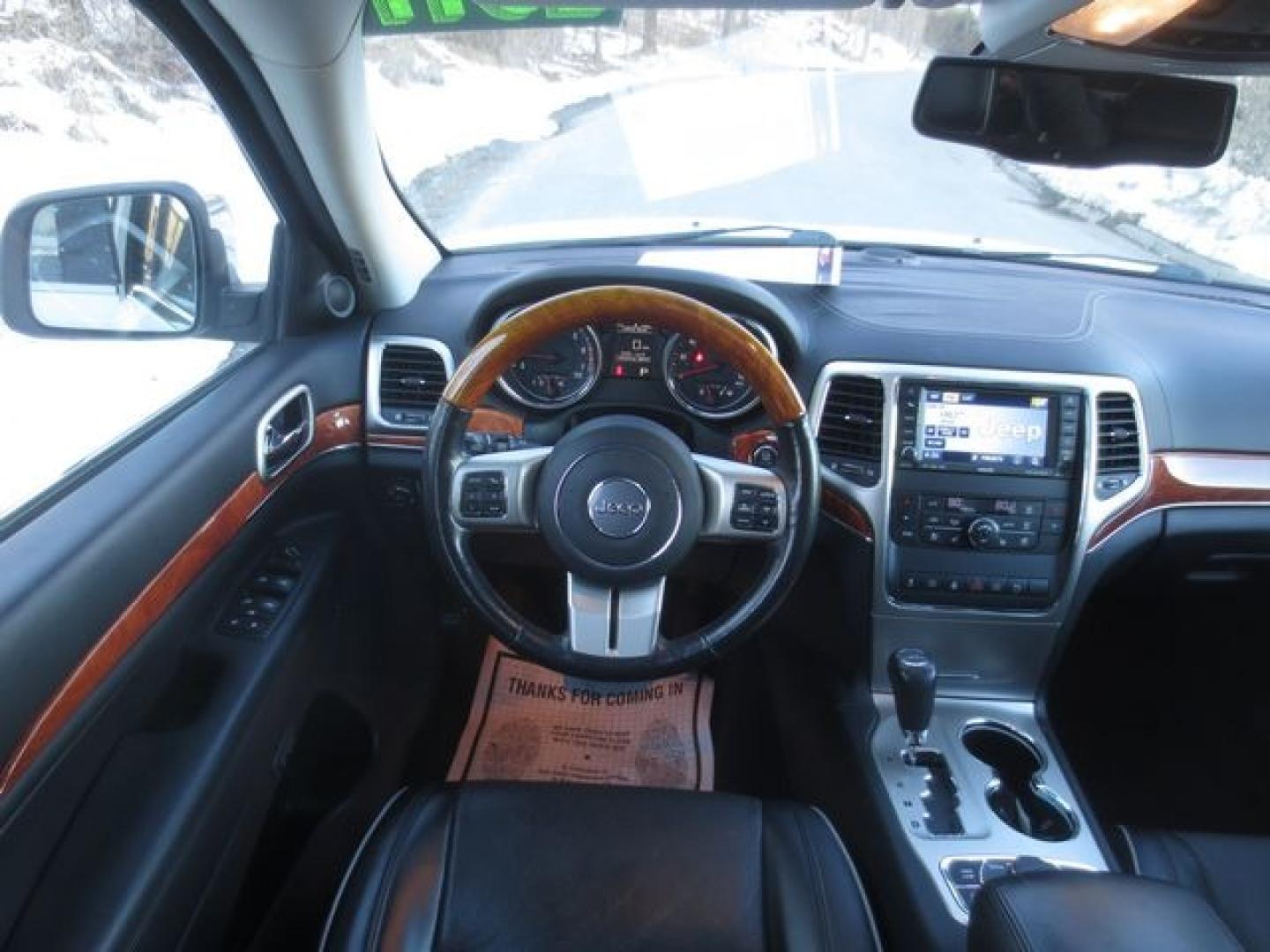 2011 White /Black Jeep Grand Cherokee Overland (1J4RR6GT1BC) with an 5.7L v8 engine, Automatic transmission, located at 270 US Route 6, Mahopac, NY, 10541, (845) 621-0895, 41.349022, -73.755280 - Photo#8